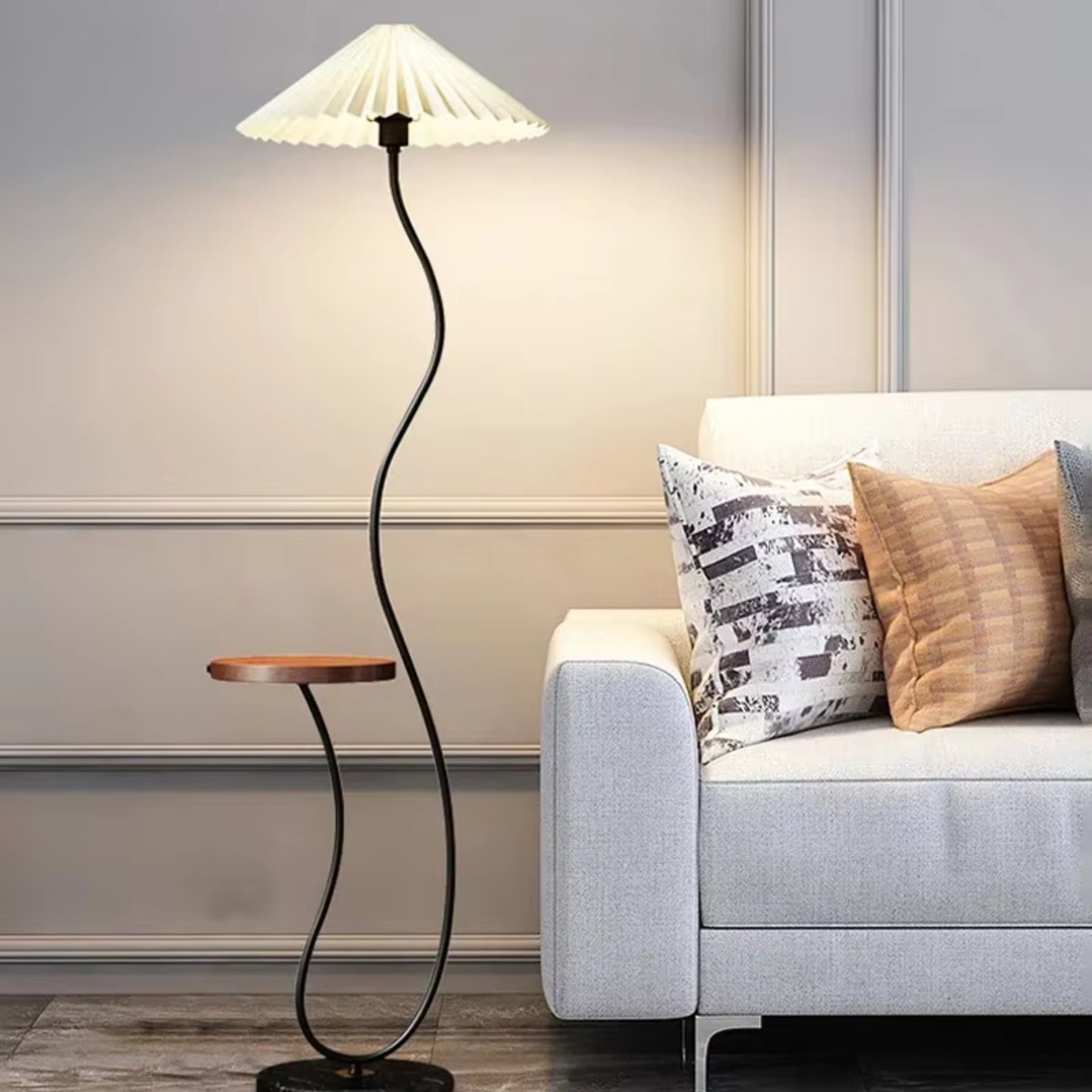 Pleated lampshade floor lamp